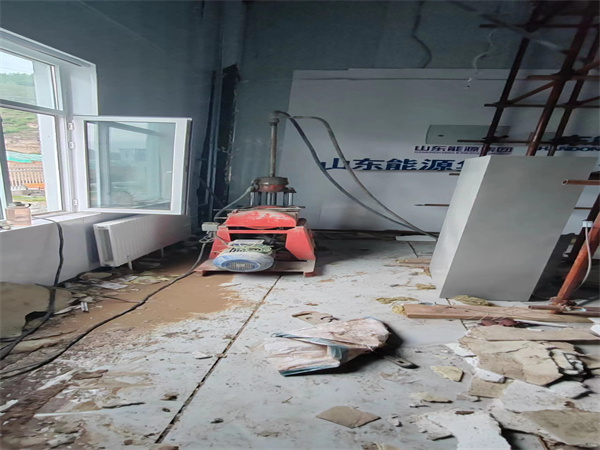 海城地基基础下沉墙体裂缝加固注浆顶升施工